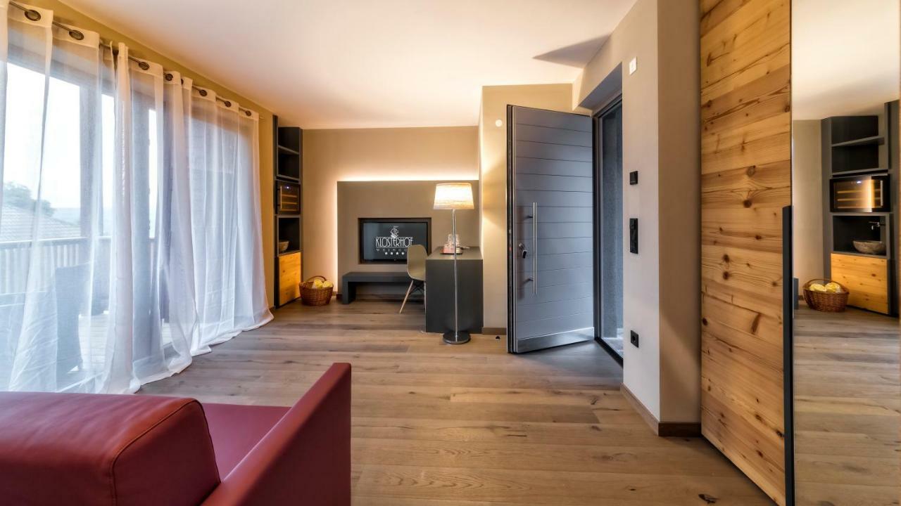 Hotel Weingut Klosterhof Caldaro Exterior photo